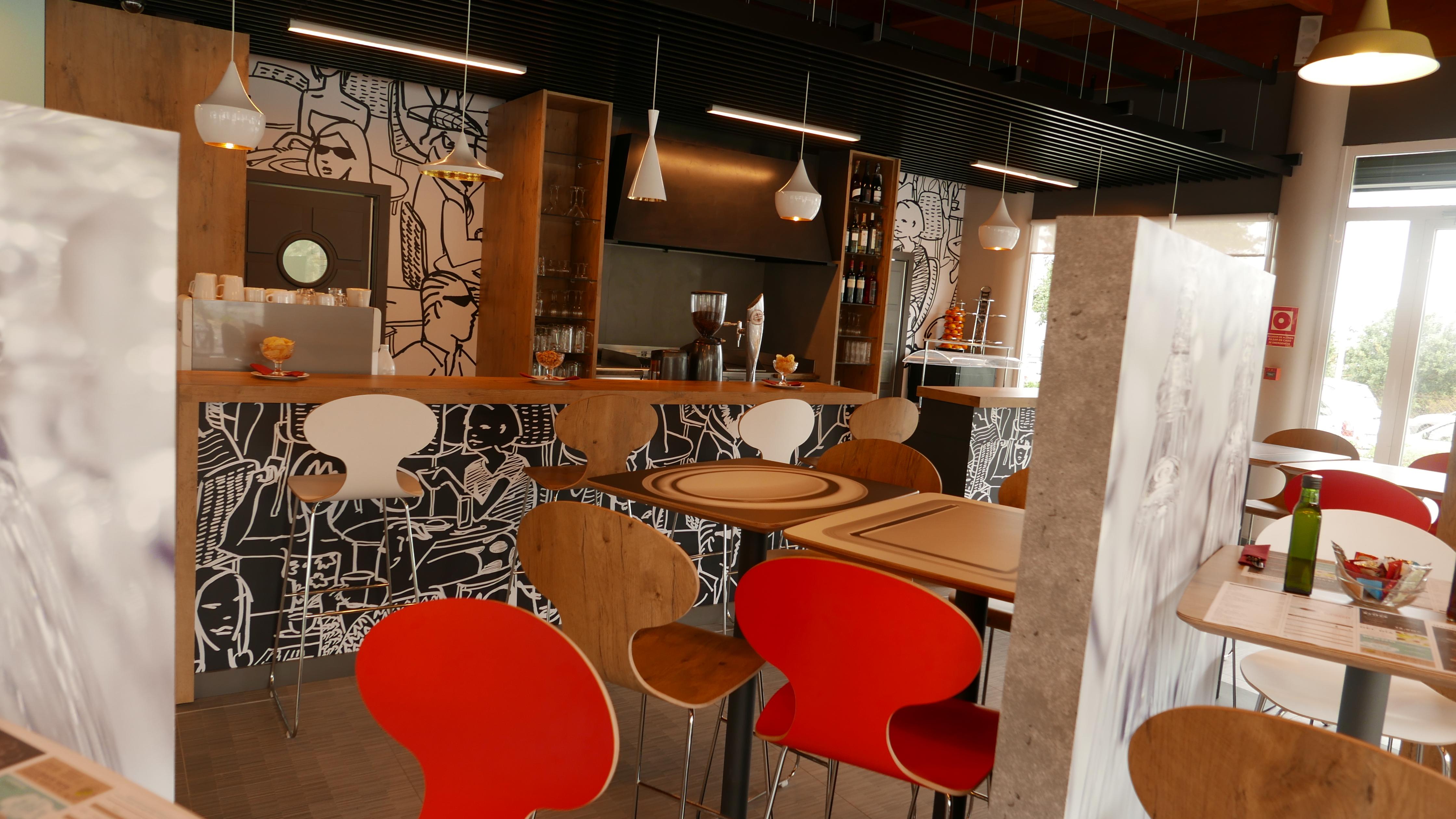 Bar/Salón Ibis Hotel Alicante