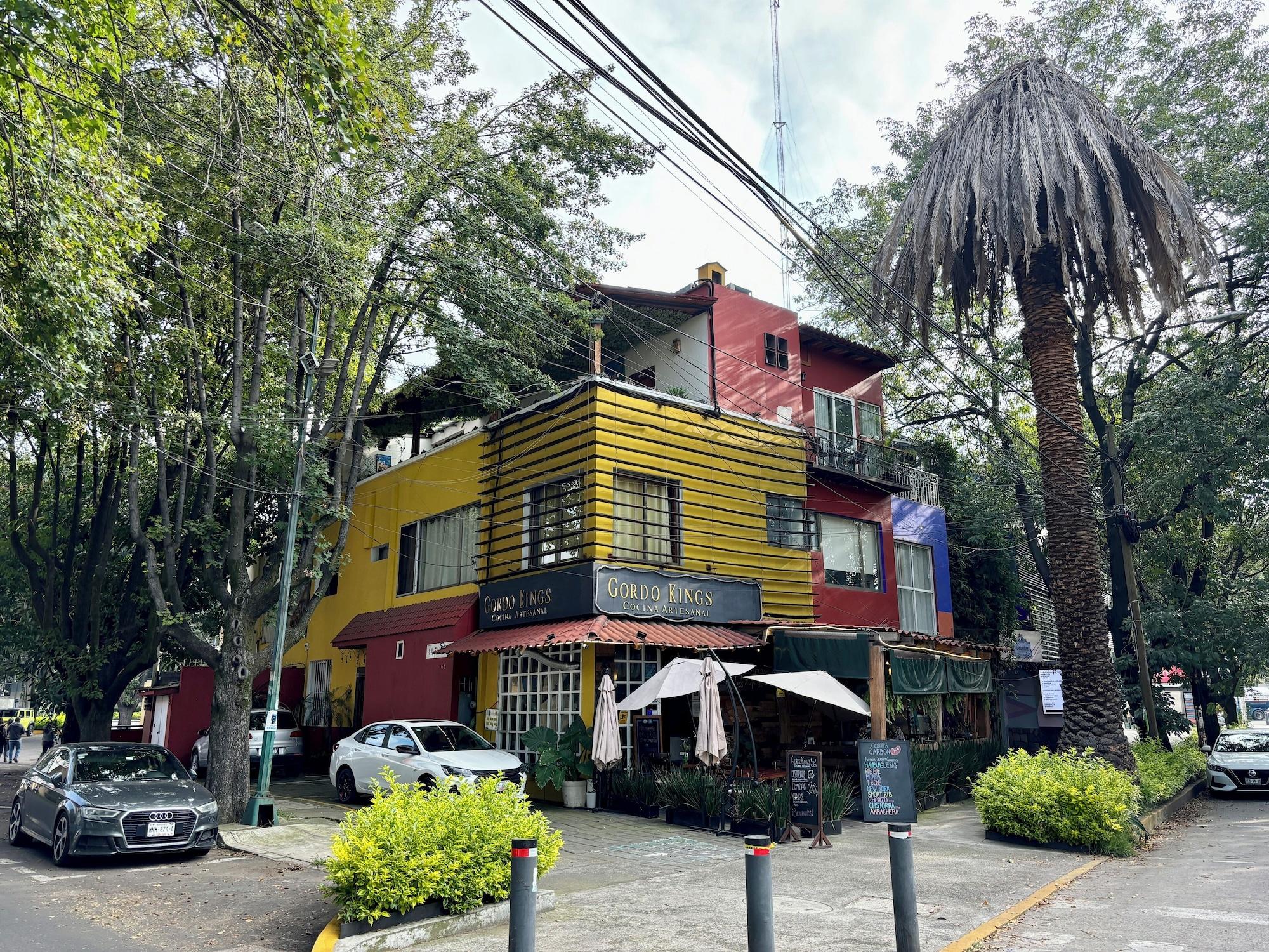 Varios Collection O Casa Anzures Thematic, Mexico City