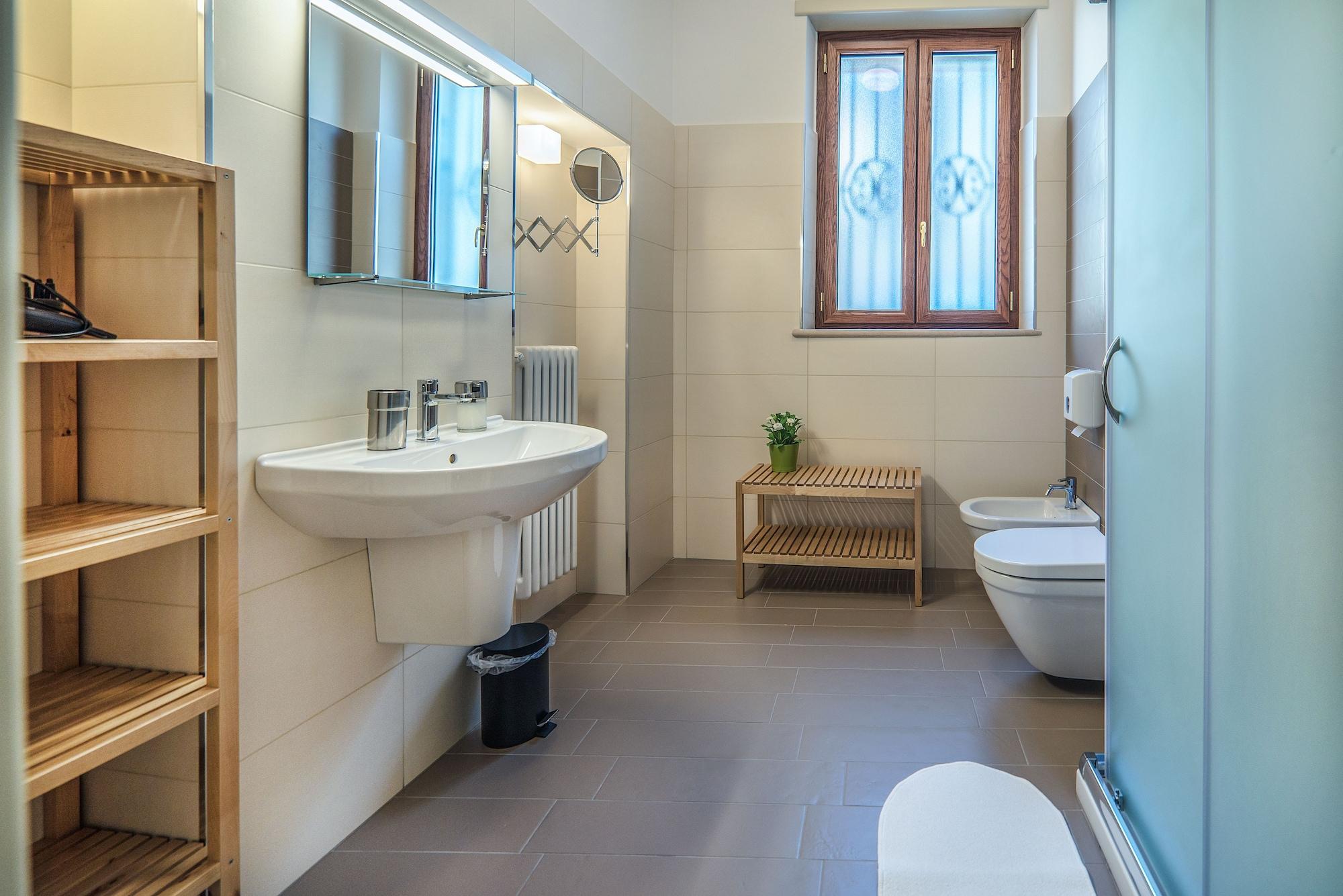 Equipamiento de Habitación Borgomurgia