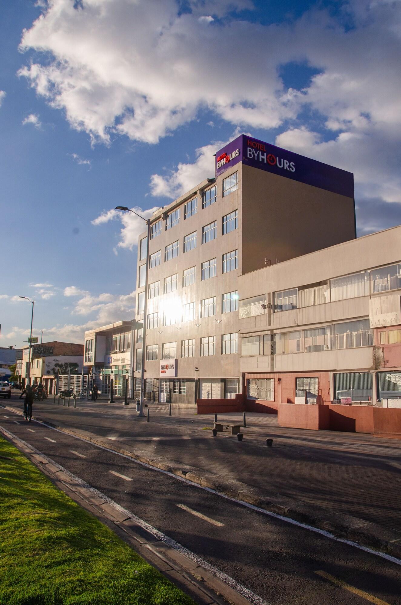 Varios Hotel ByHours Las Americas