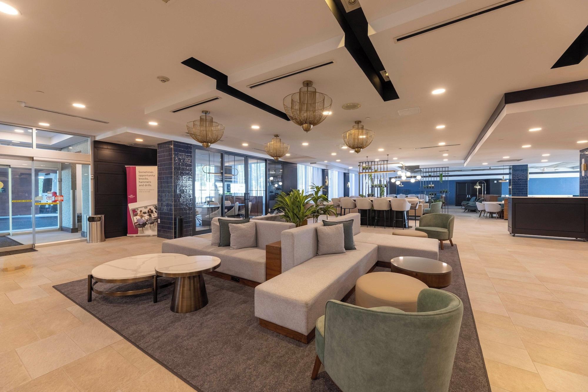 Vista Exterior Crowne Plaza Houston Galleria Area by IHG