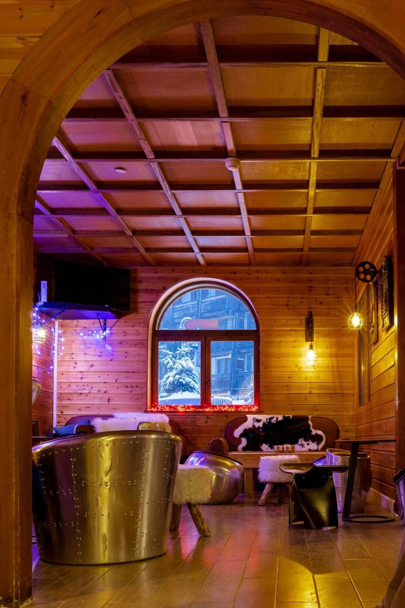 Bar/Salón Hotel Snow Chill