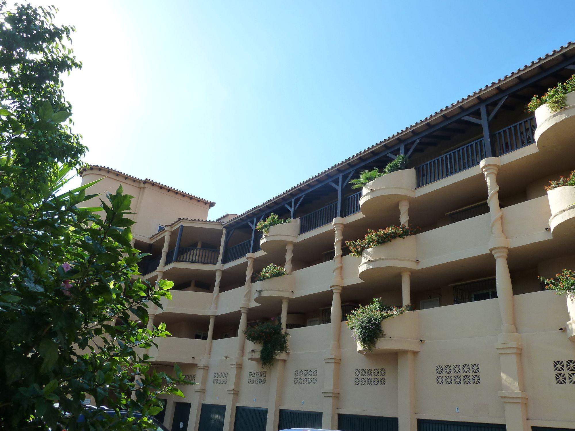 Vista Exterior El Porton