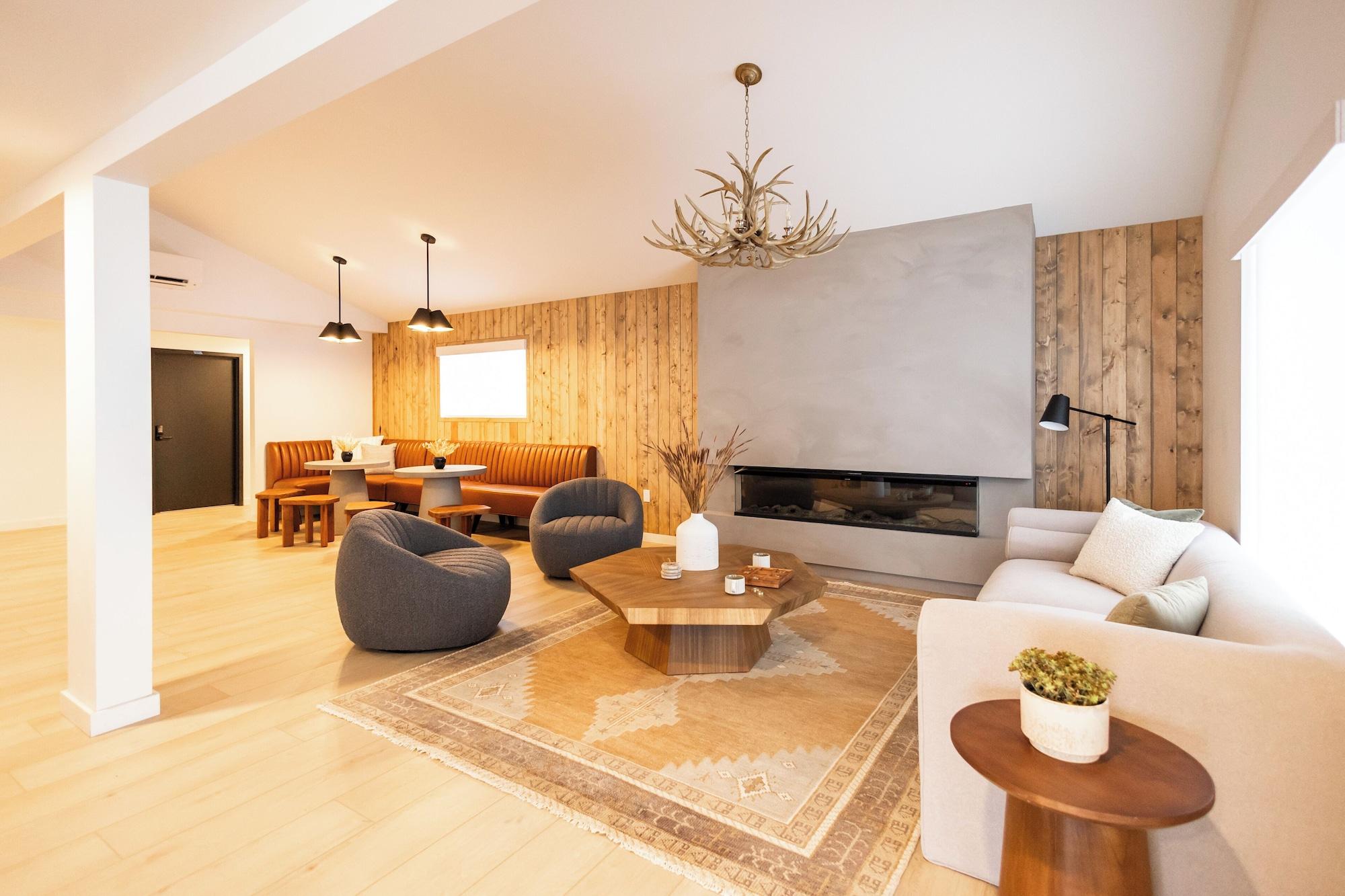 Vista Lobby Wonderstone at Glacier