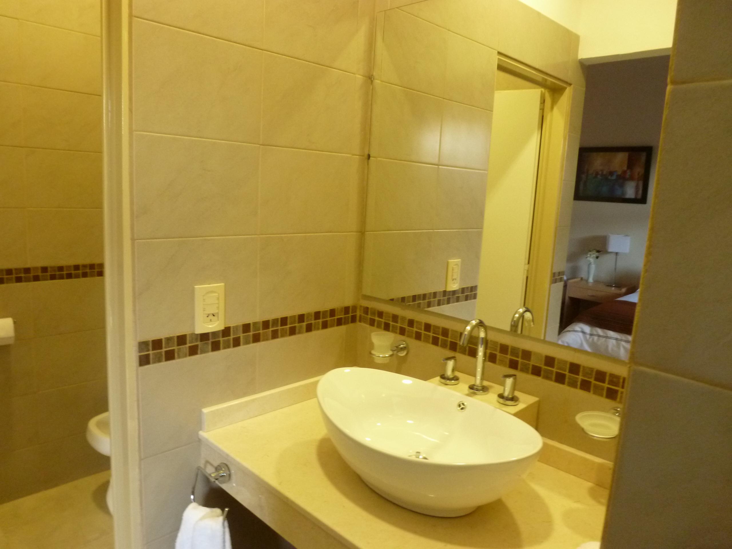 Baño Los Platanos Suites