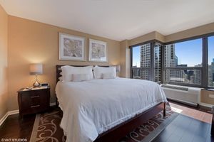 Alquiler Vacacional - LOCATION!!  2b/2b Condo, 51st Floor AMAZING Views, Pool and other Amenities!