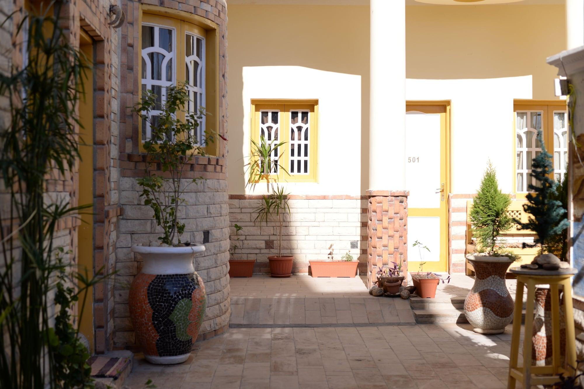 Vista Exterior Spring Hotel Luxor