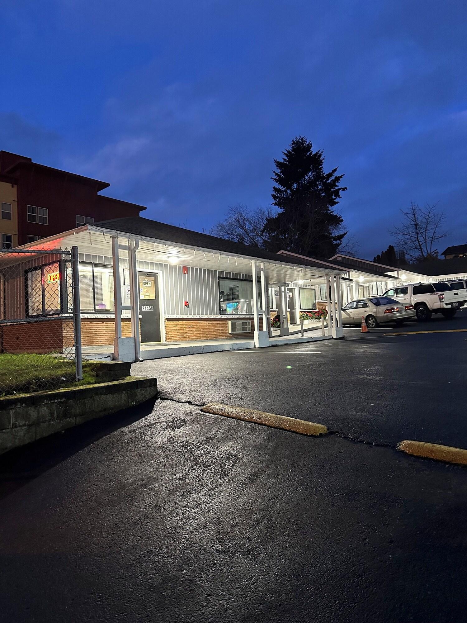 Varios New West Motel