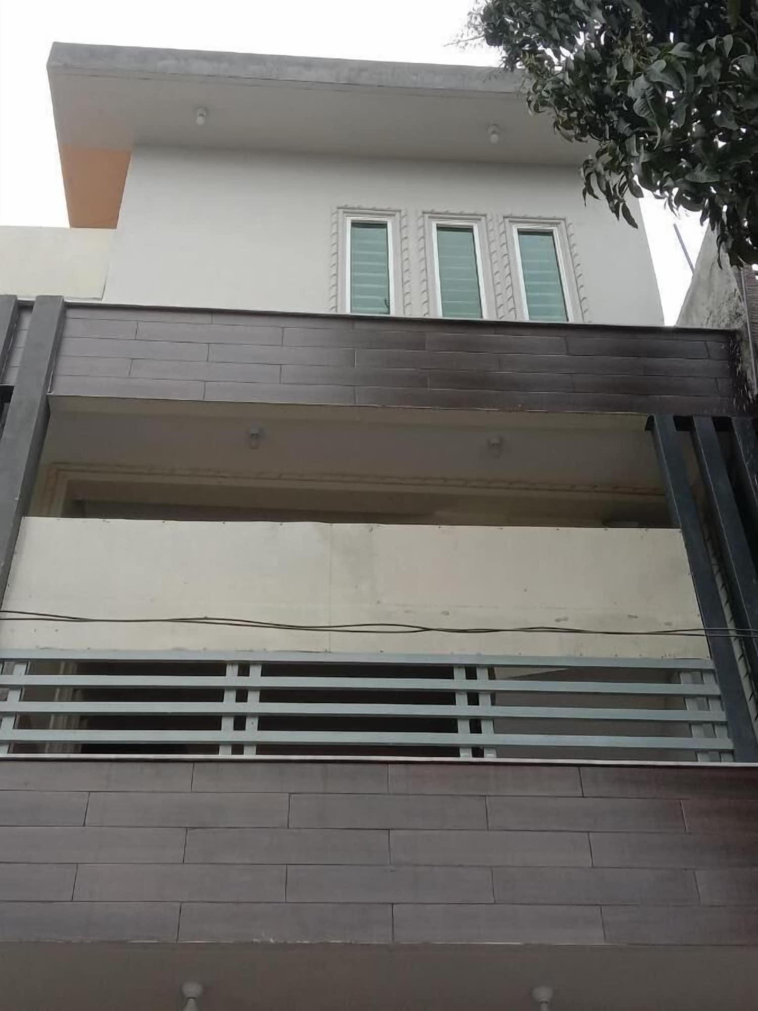 Vista Exterior Executive Guest House