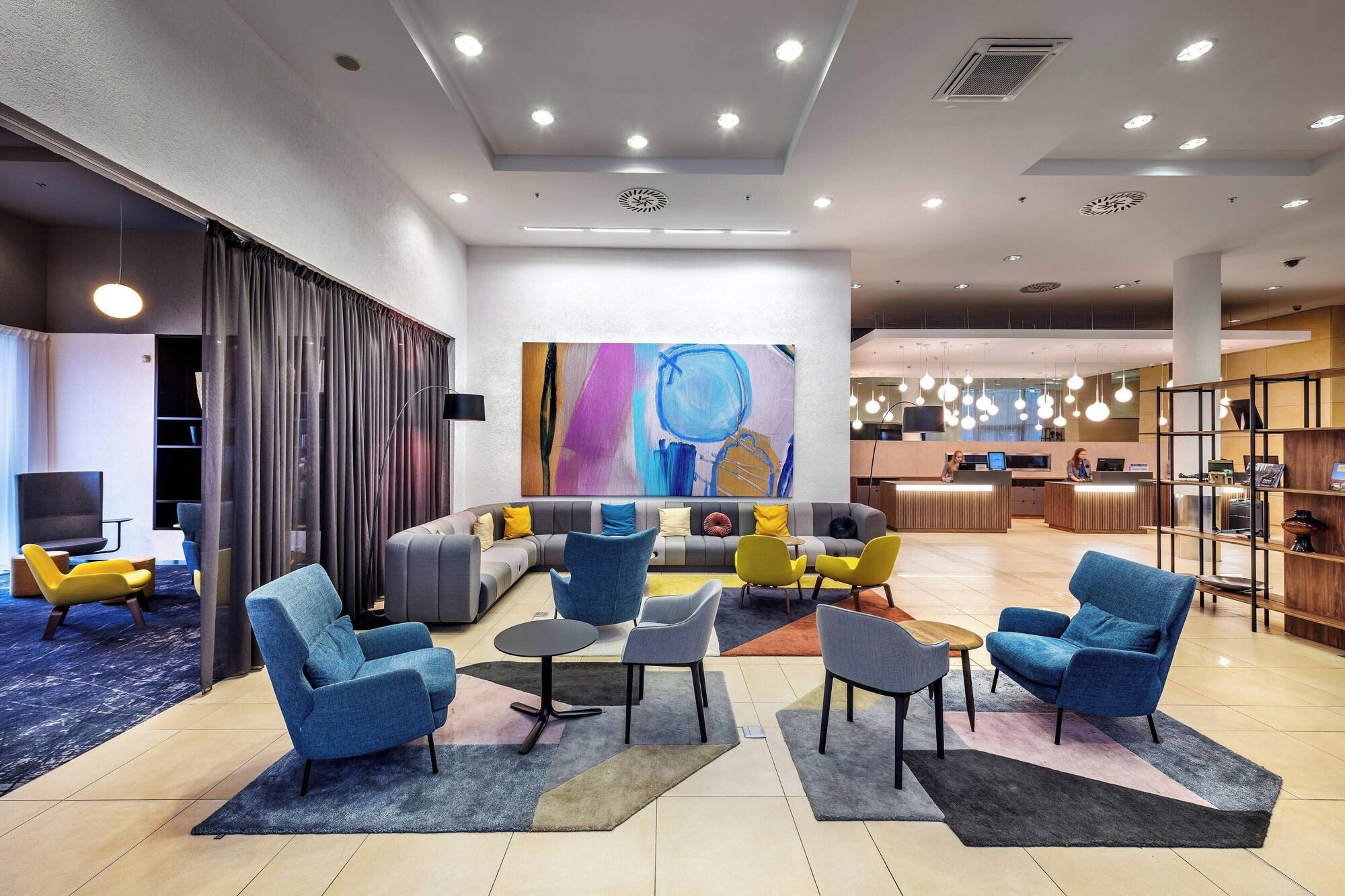 Vista Lobby Courtyard by Marriott Prague Airport