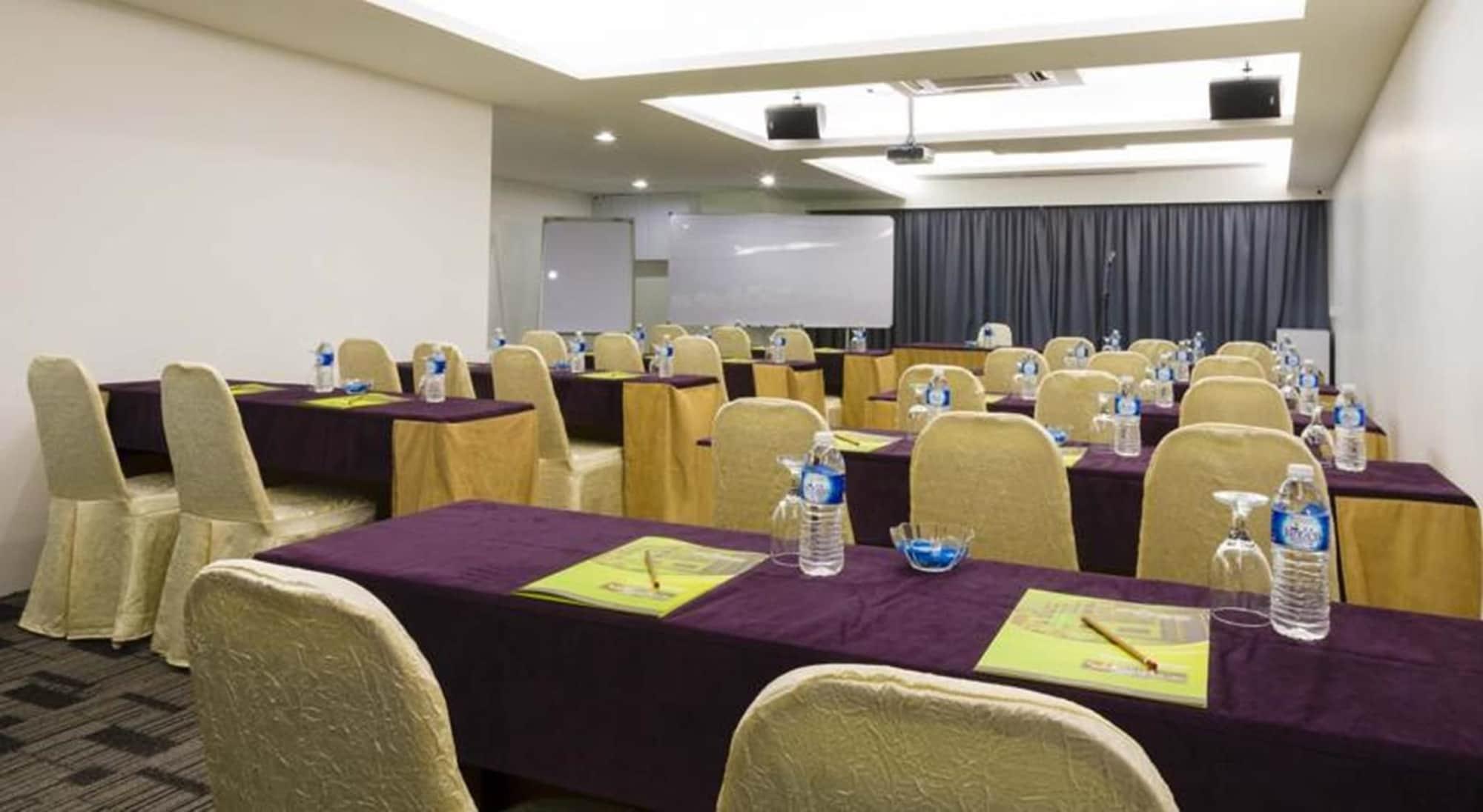 Sala de Reuniones Alami Garden Hotel