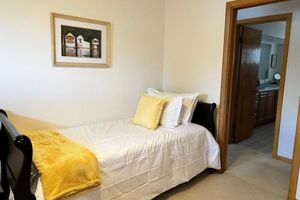 Alquiler Vacacional - Beautifully styled, Mid Century Modern, family friendly Lake Mills House!