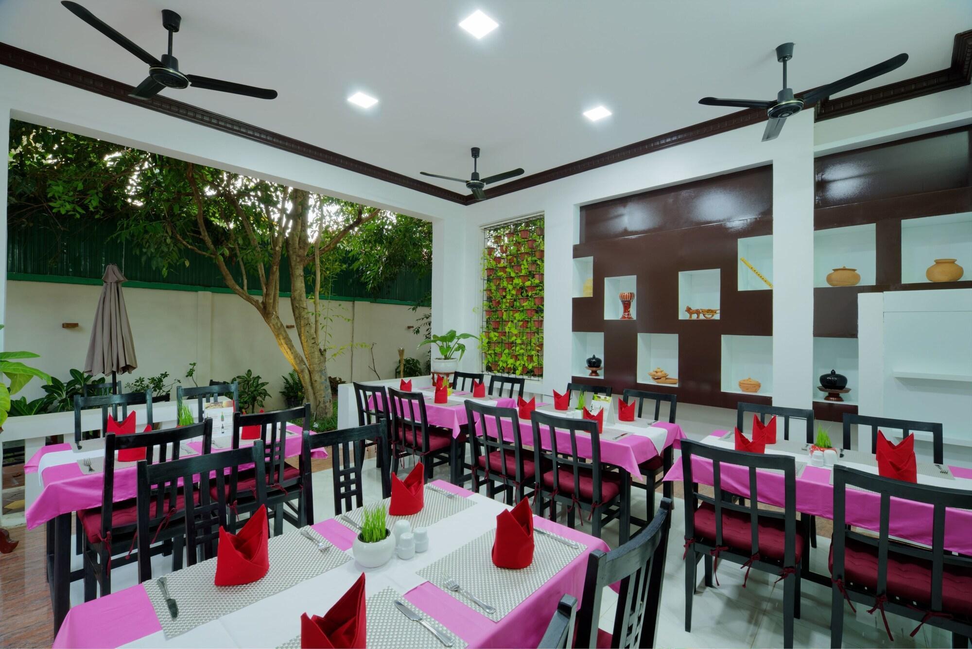 Restaurant Marvel Holiday Boutique Villa