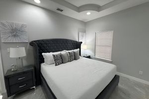 Alquiler Vacacional - Large Home, Plan your events, Sparkling Pool, Deck