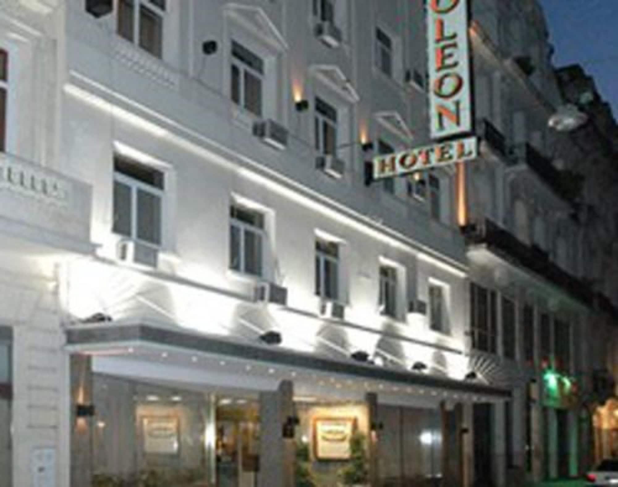 Vista Exterior Hotel Napoleon