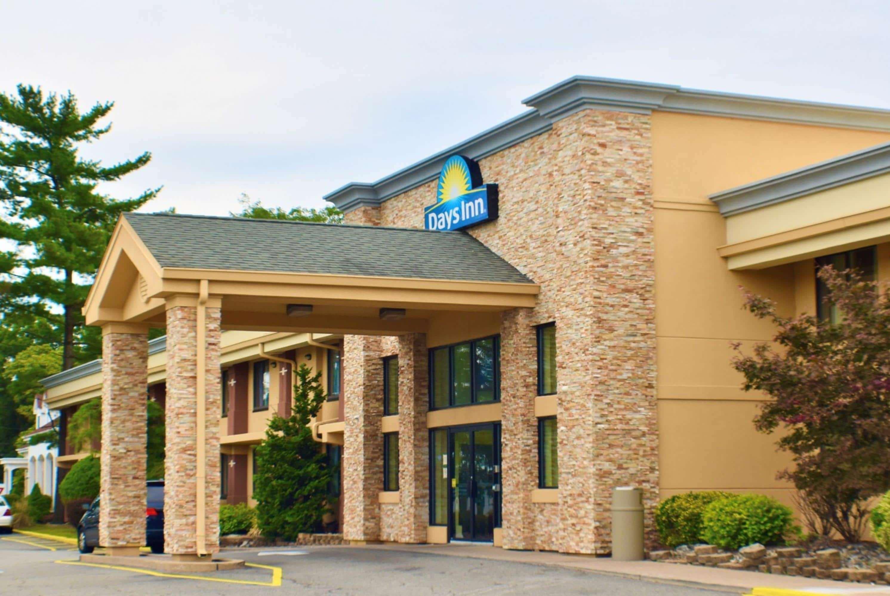 Vista Exterior Days Inn by Wyndham Wayne