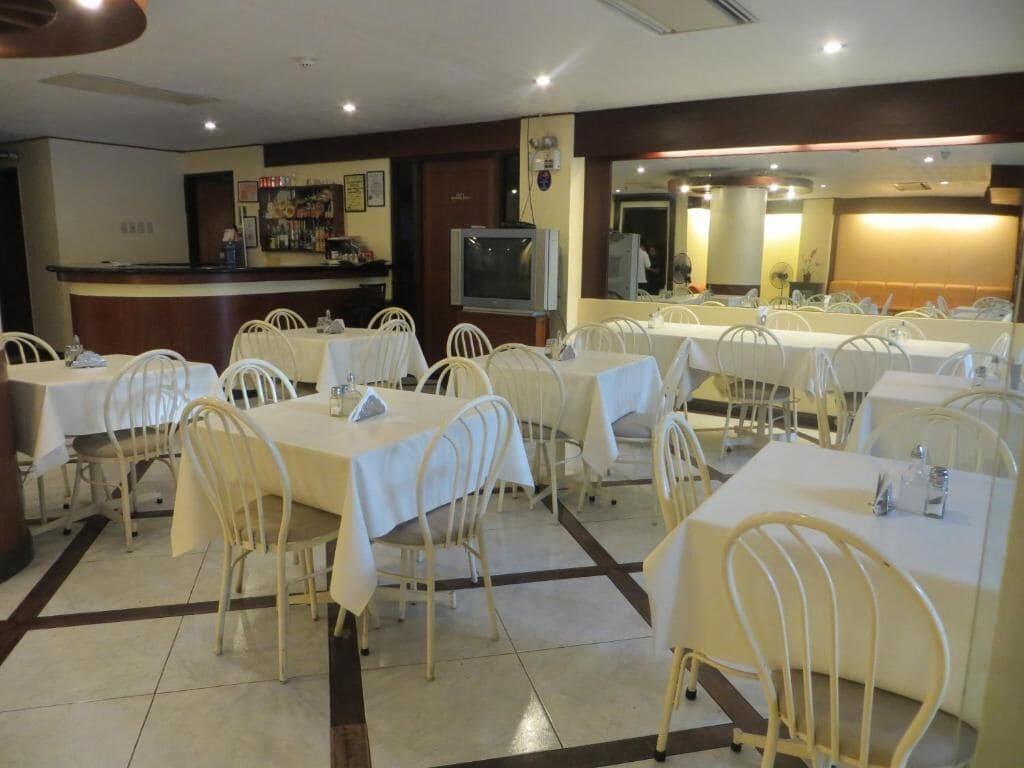 Restaurant Paragon Suites