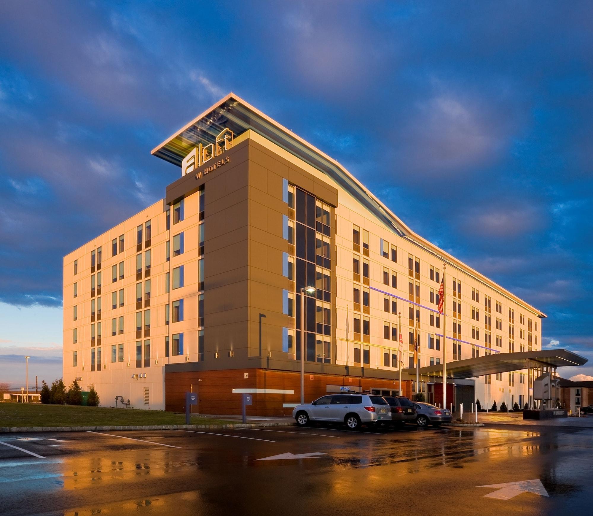 Vista Exterior Aloft Mount Laurel