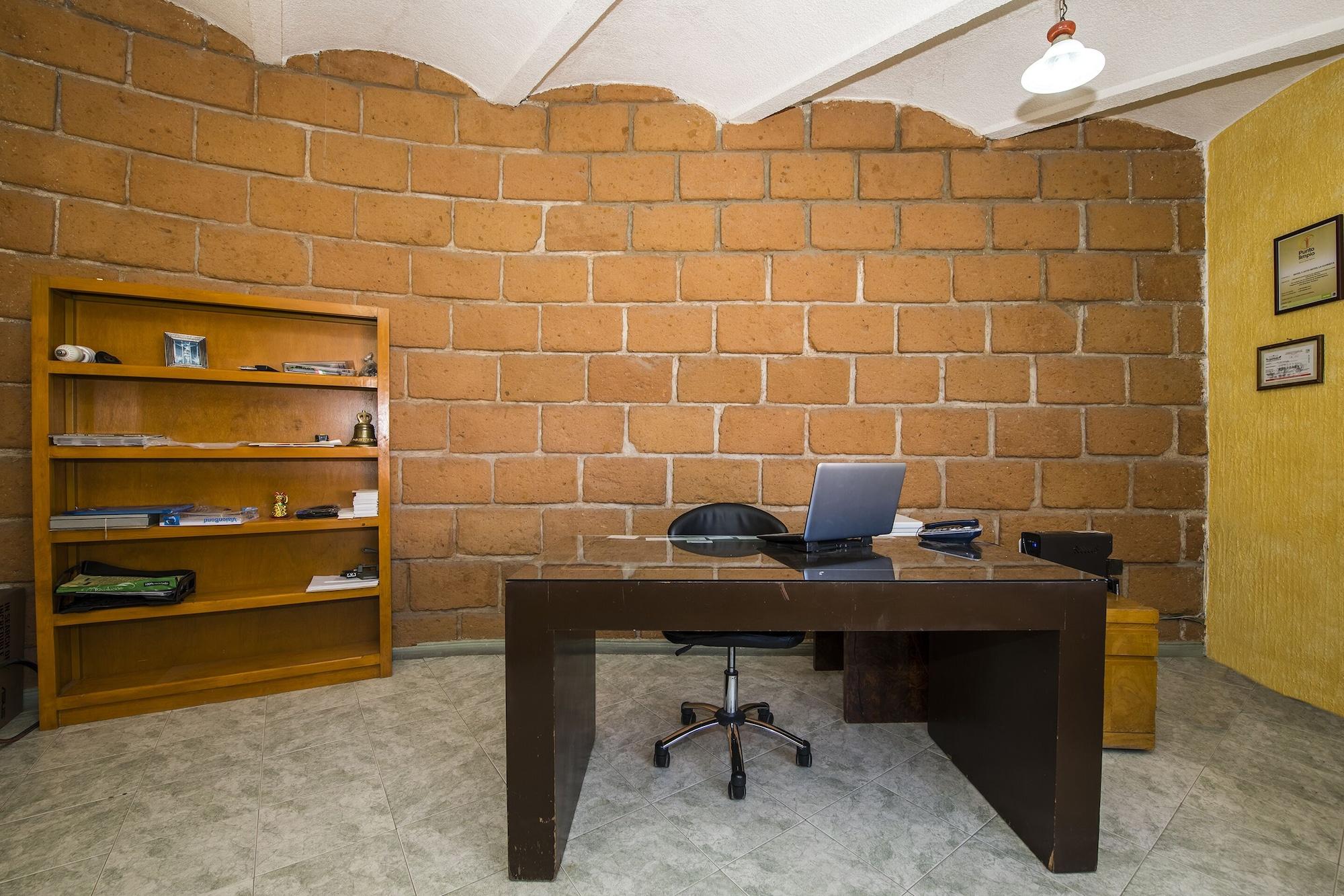 Vista Lobby OYO Hotel La Glorieta, Huichapan