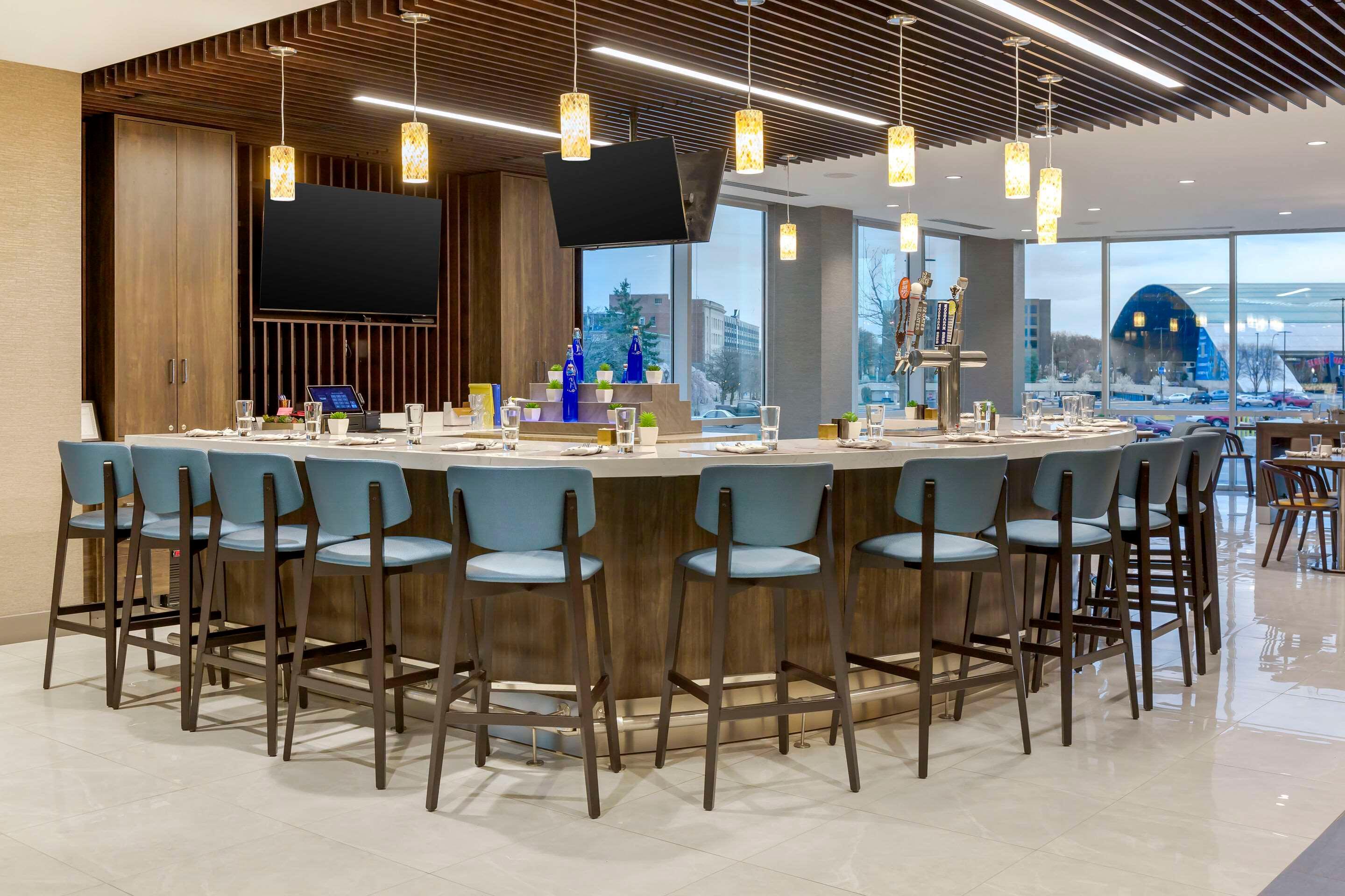 Bar/Salón Cambria Hotel Niagara Falls