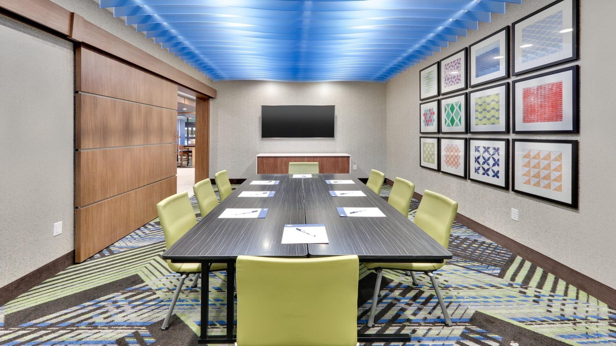 Sala de Reuniones Holiday Inn Express & Suites Yukon by IHG