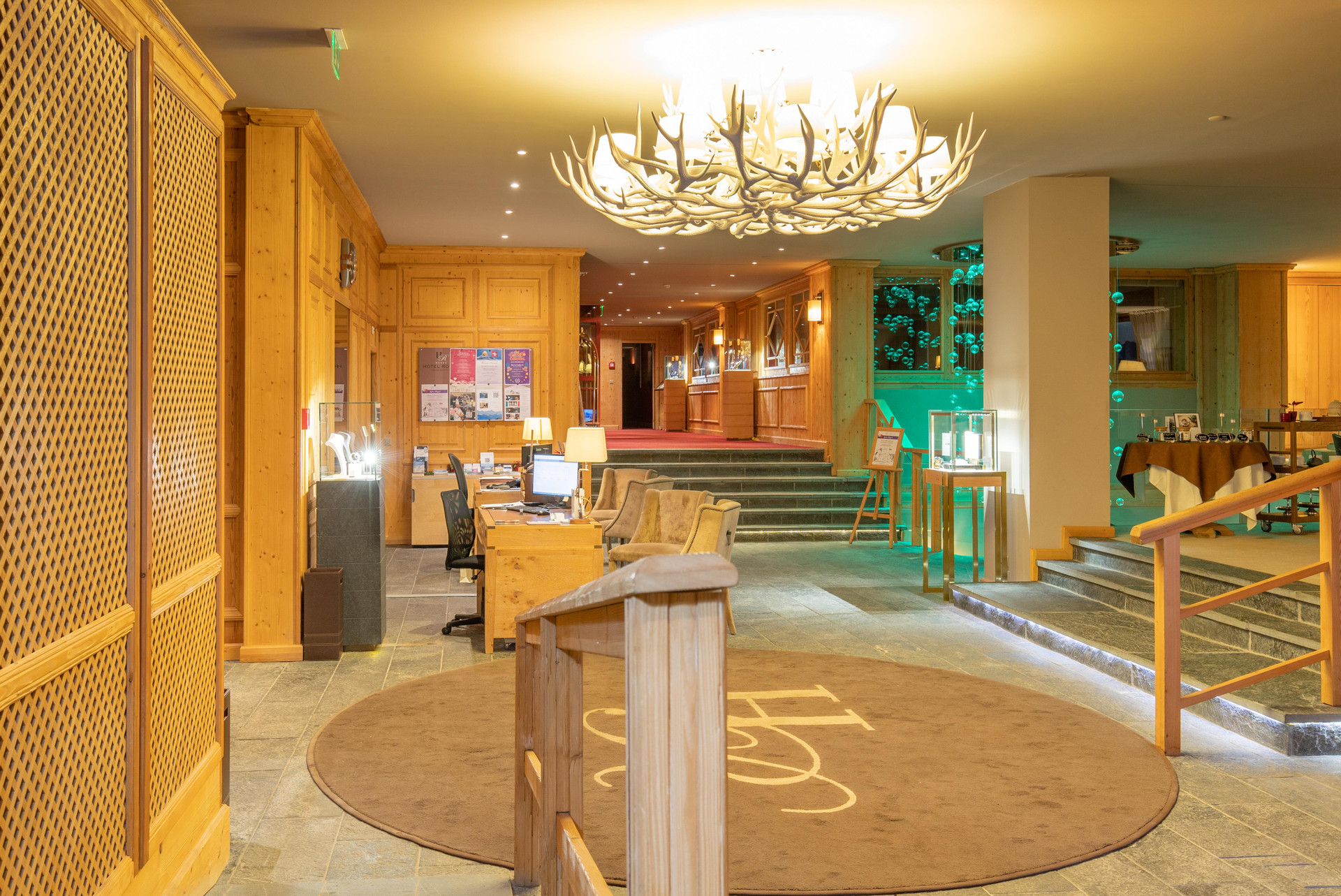 Vista Lobby Hotel Royal