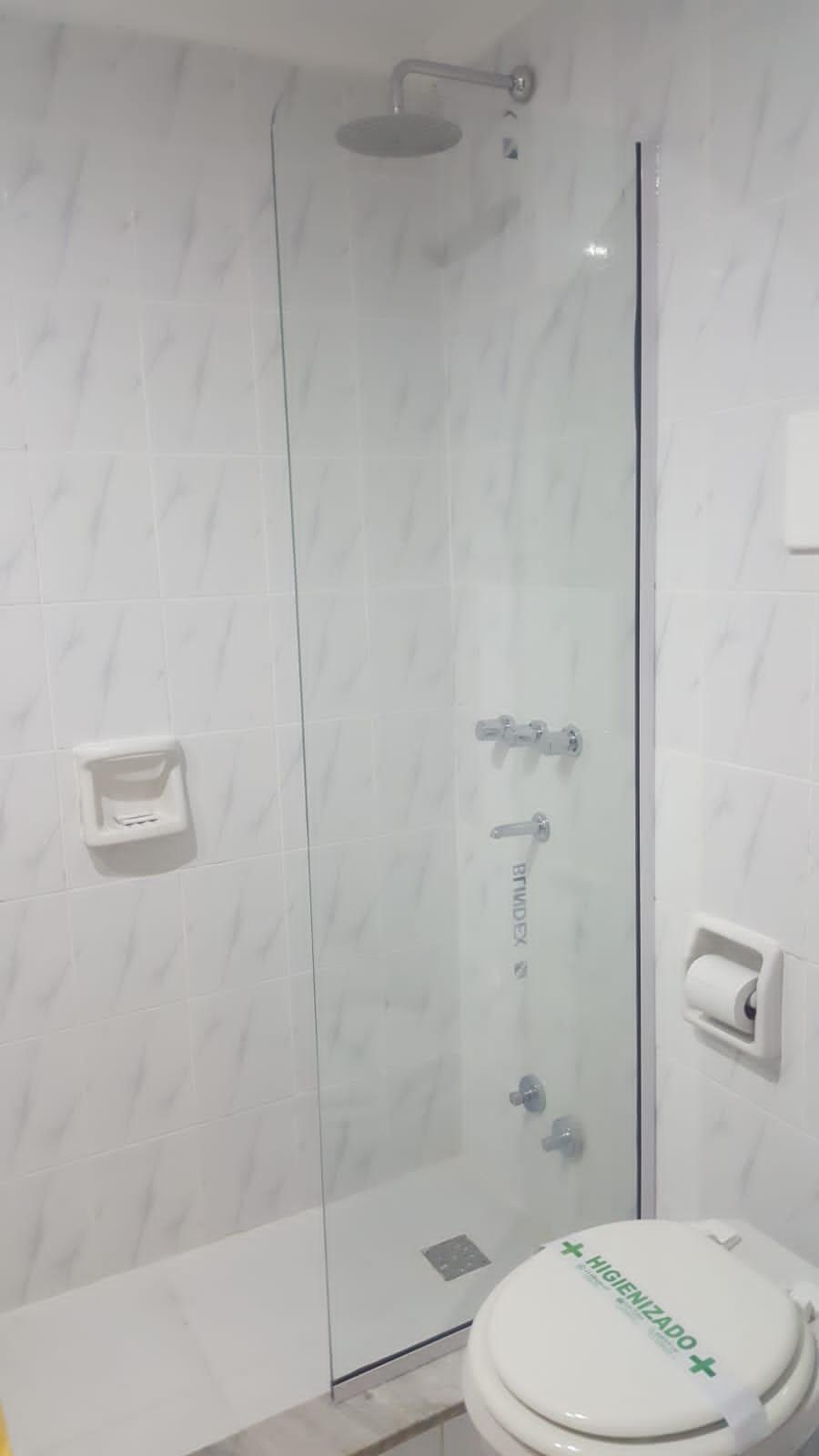 Baño Hotel Ychoalay Caz