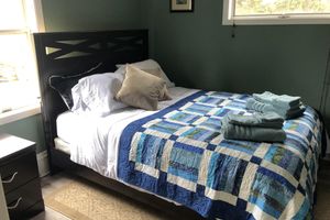 Alquiler Vacacional - Fire pit, grill, patio, and blocks from Lake Michigan beach!