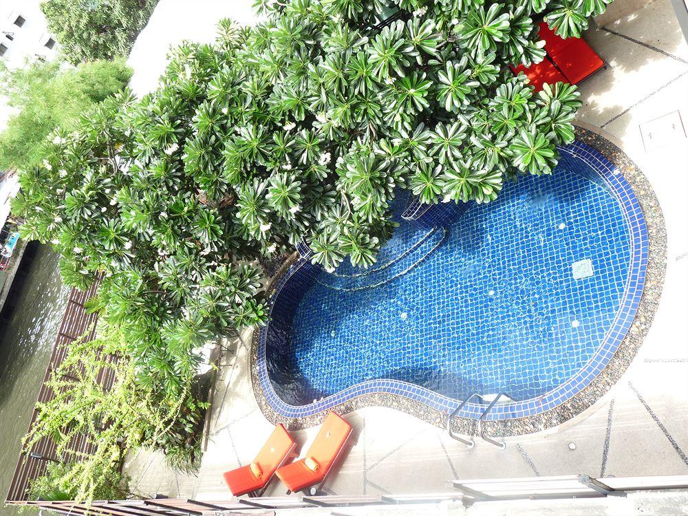 Vista Piscina Anya Nana @ Sukhumvit