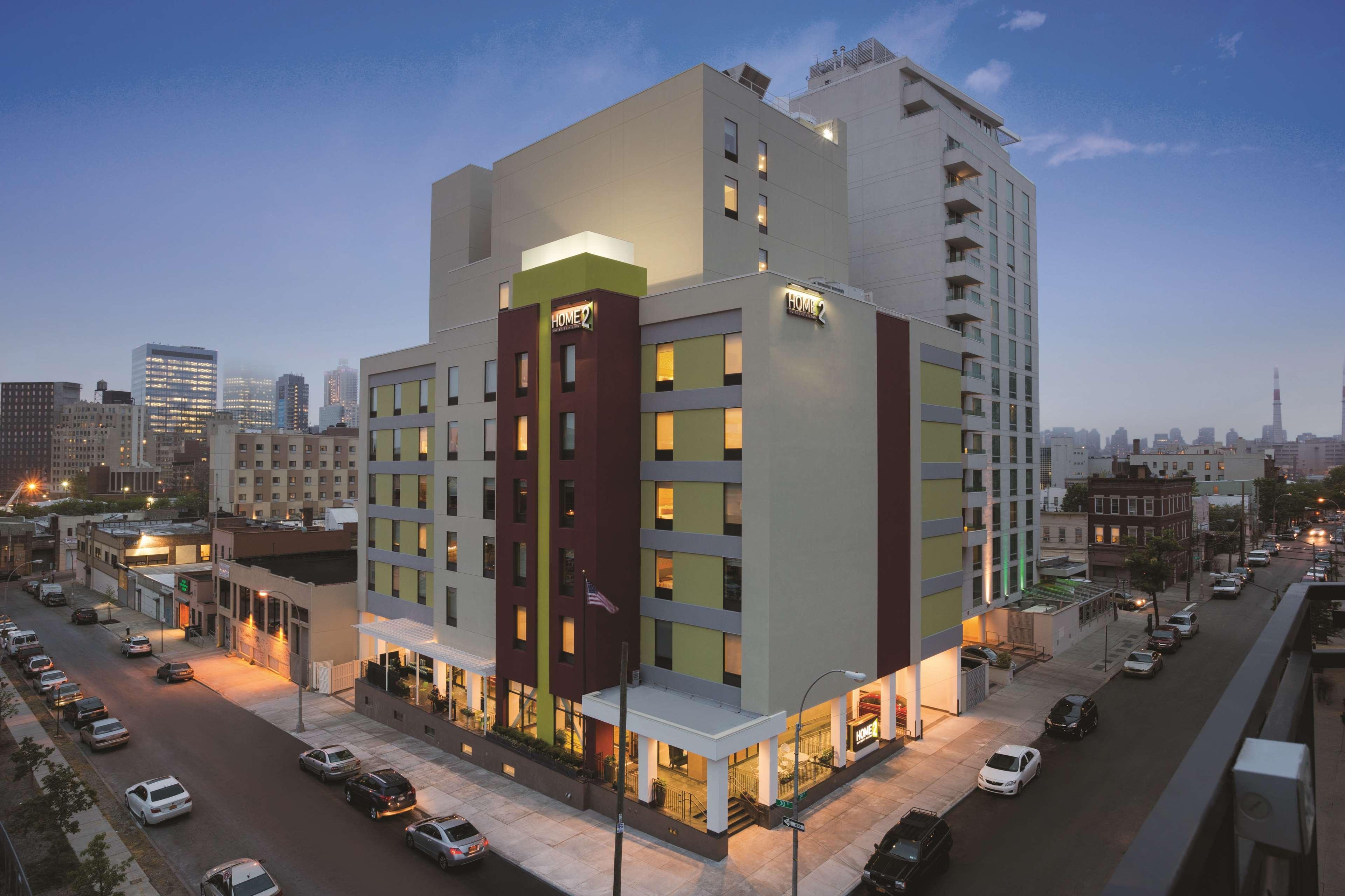 Vista Exterior Home2 Suites by Hilton NY Long Island City/Manhattan View