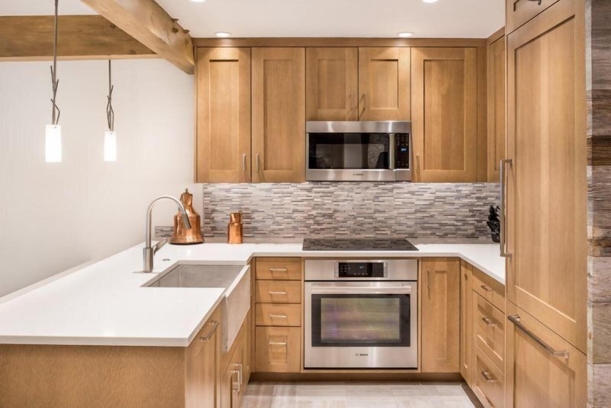 Equipamiento de Habitación Luxury 2 Bedroom Downtown Aspen Vacation Rental With Access to a Heated Pool, Hot Tubs, Game Room and Spa