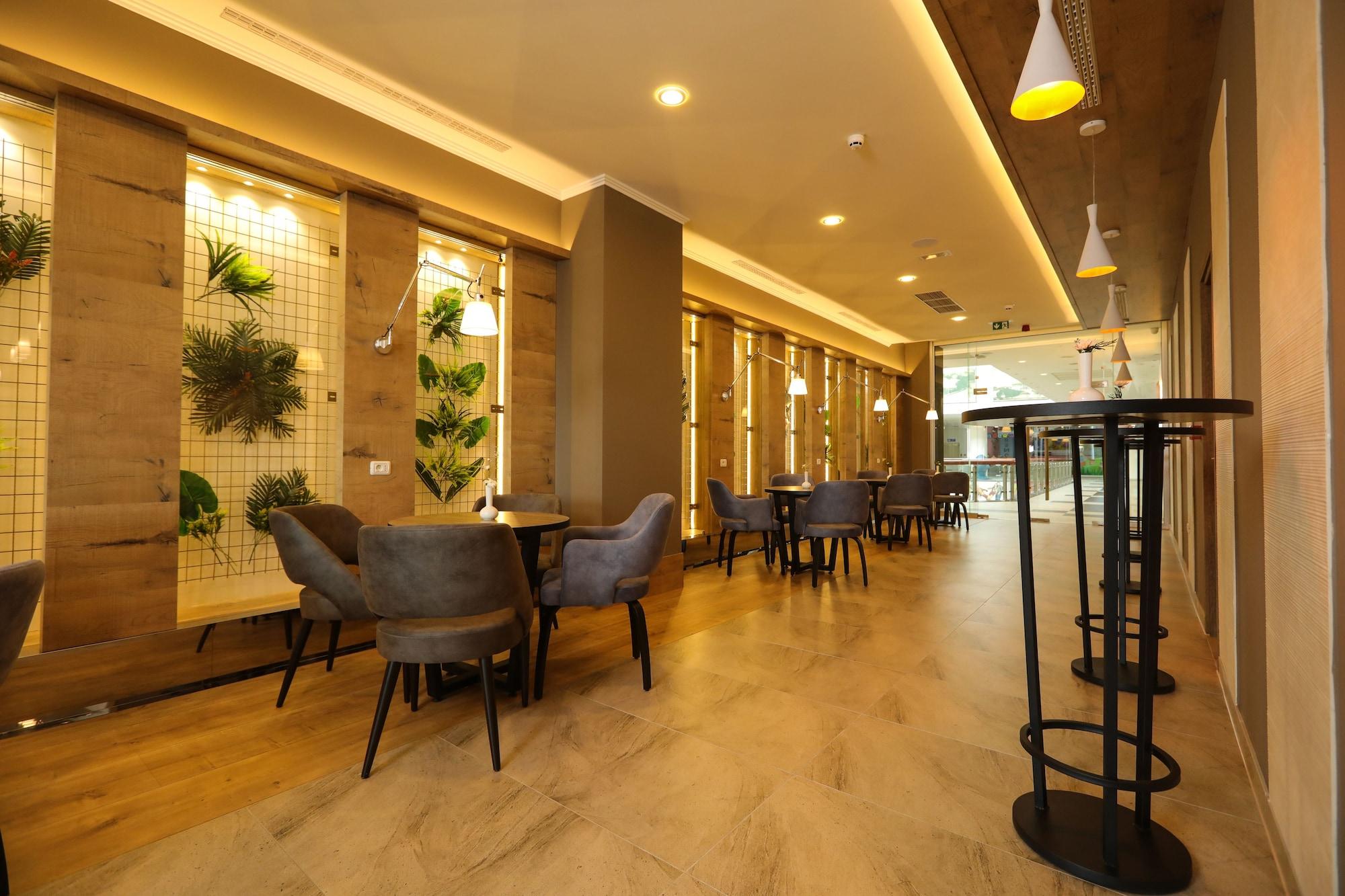 Varios Mercure Tetovo