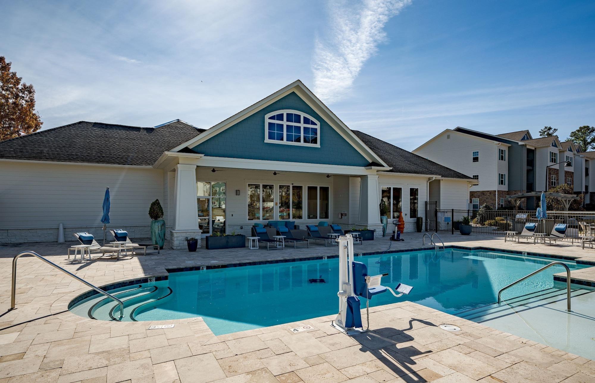 Varios Landing Apartments - Northlake