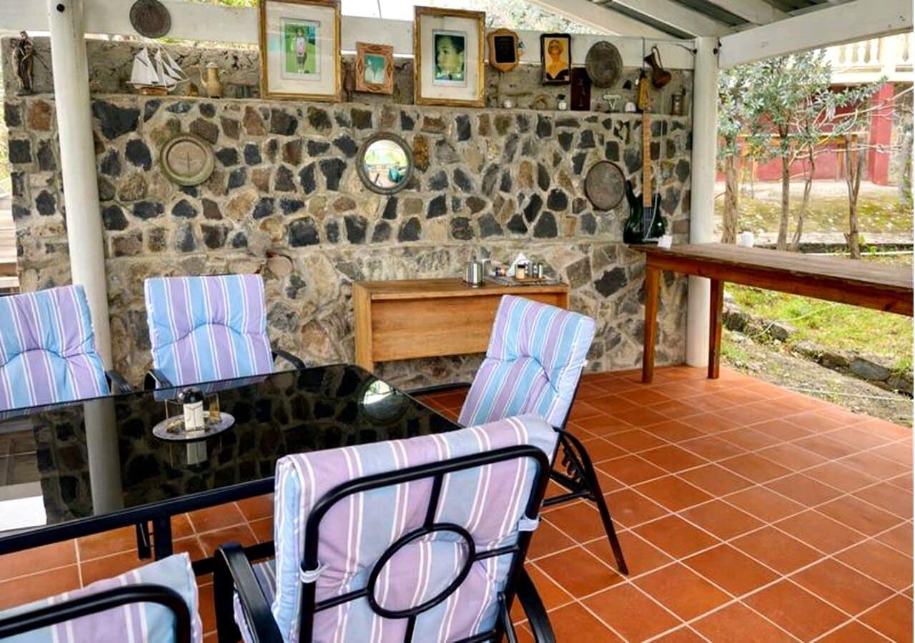 Restaurant Dennis' Hideaway