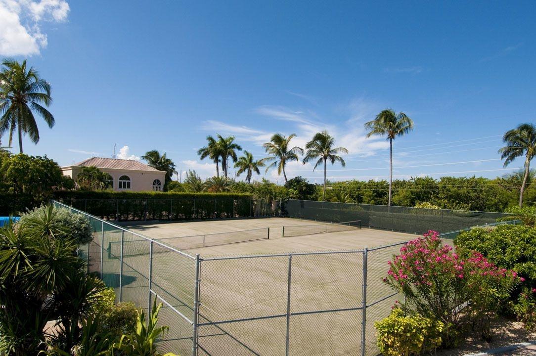 Instalaciones Recreativas Silver Sands Condominiums