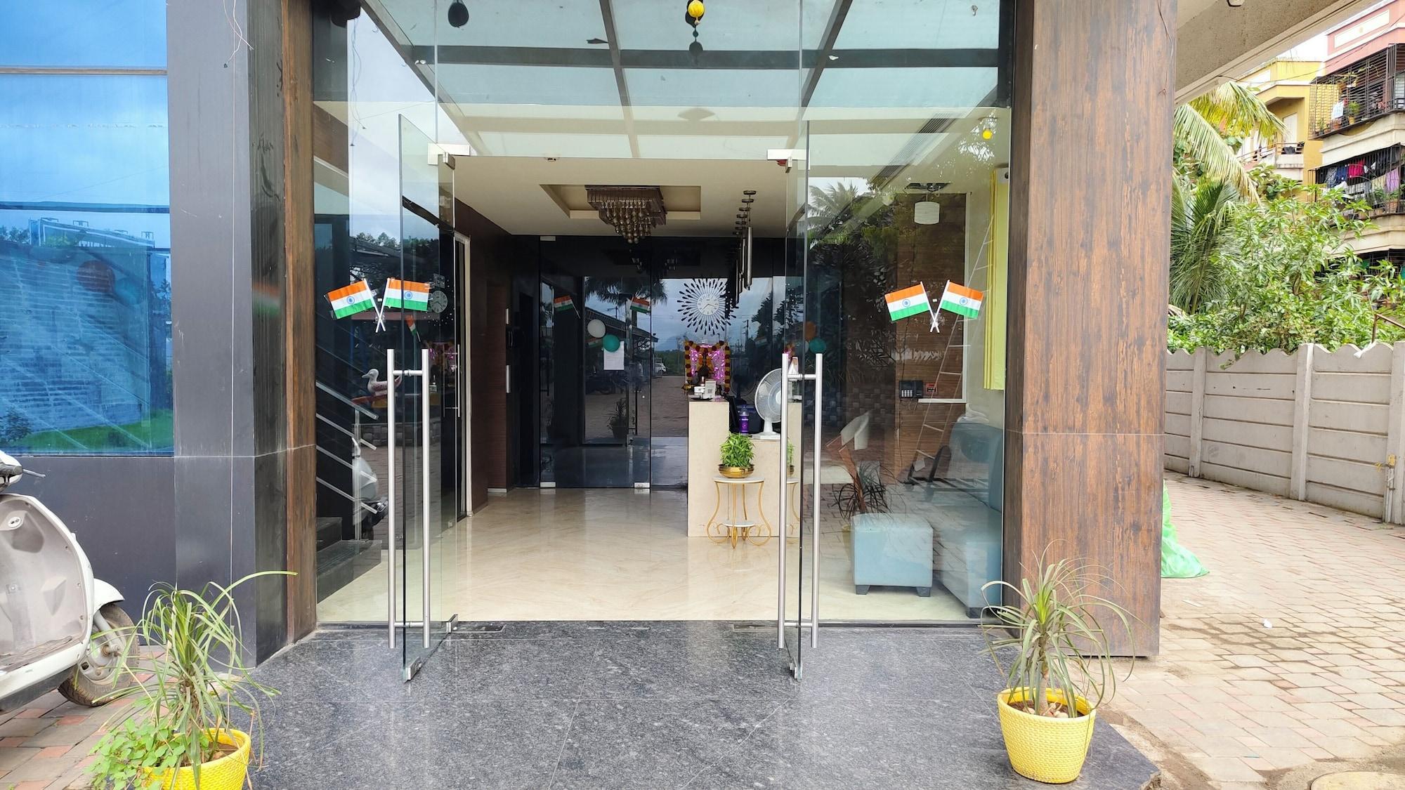 Vista Exterior Everest Inn Chakan