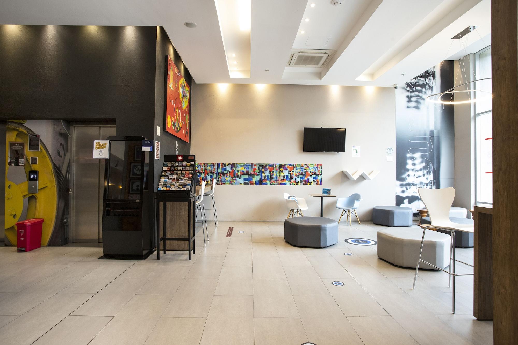 Vista Lobby ibis Cali Granada