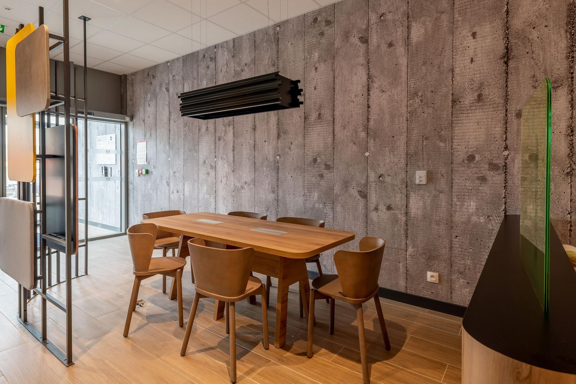 Vista Lobby B&B HOTEL BORDEAUX Centre Gare St-Jean