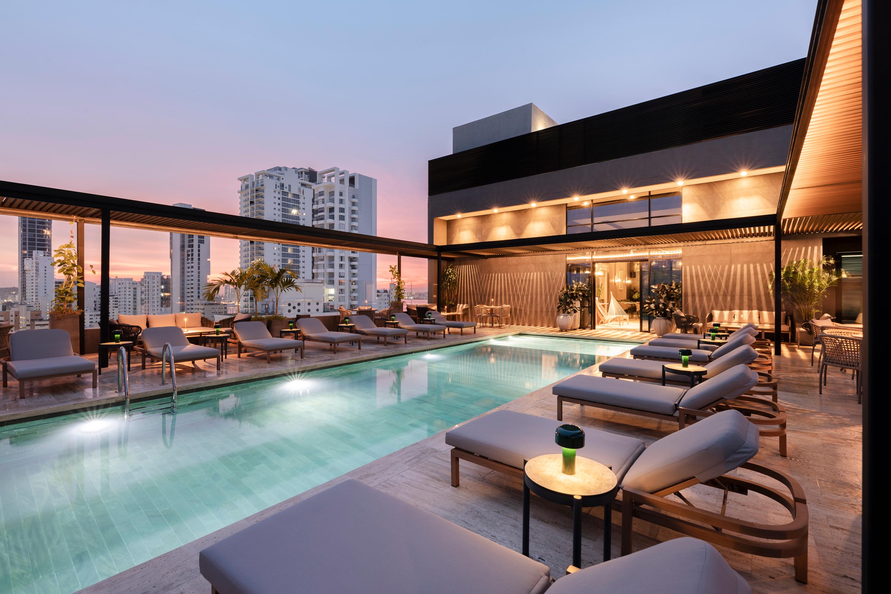 Vista Piscina OZ Hotel Collection