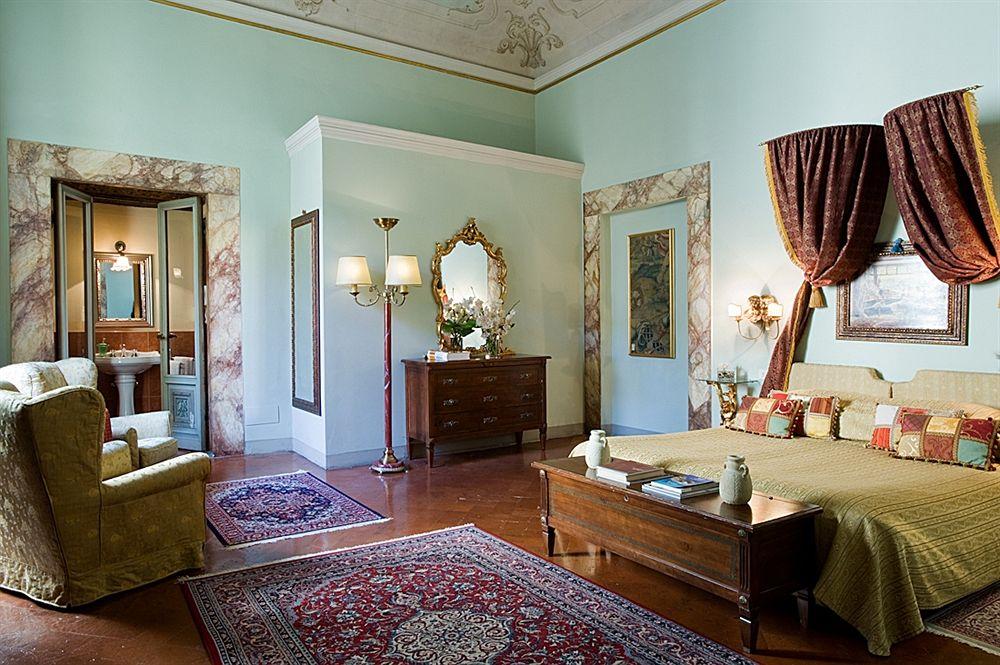 Palazzo Magnani Feroni by null