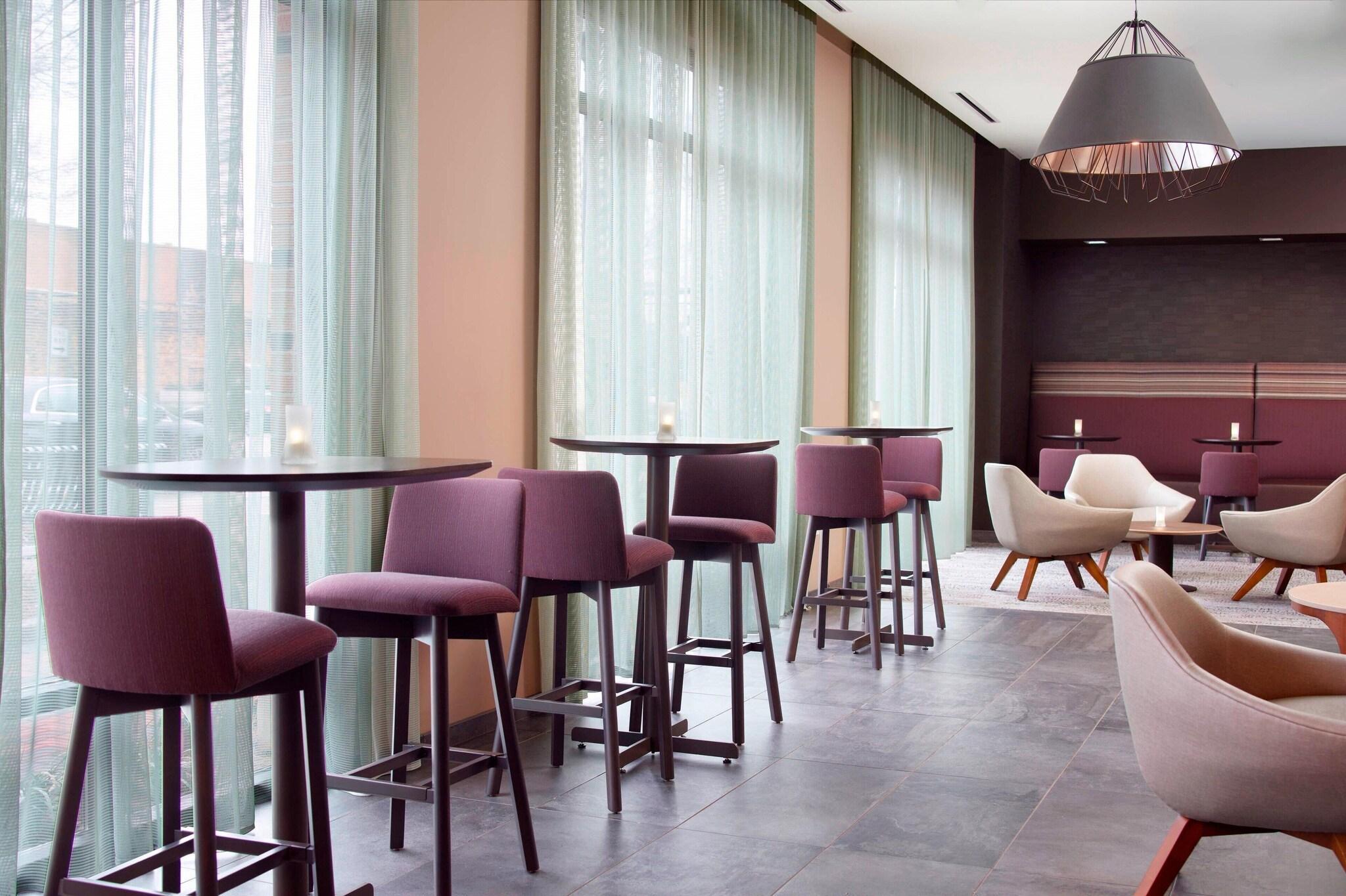 Bar/Salón Courtyard by Marriott LaGrange