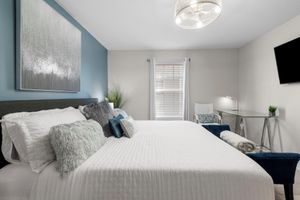 Alquiler Vacacional - KING Bed-Upscale Long Stay-WiFi-Wash/Dry-Arrowhead