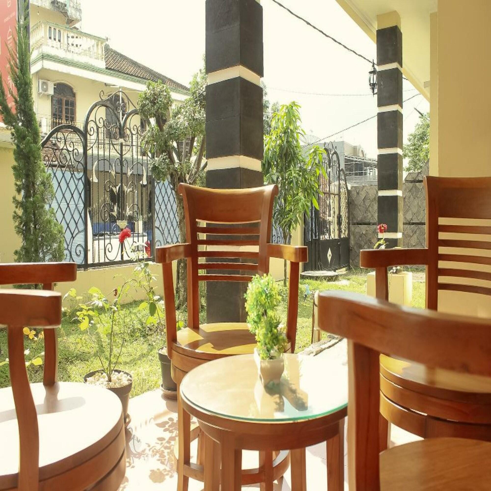 Vista Exterior The Arsy Syariah Guest House