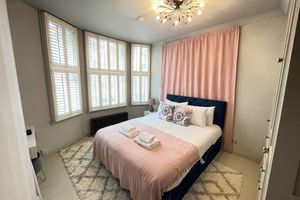 Alquiler Vacacional - Stunningly Large Apartment Next to British Museum