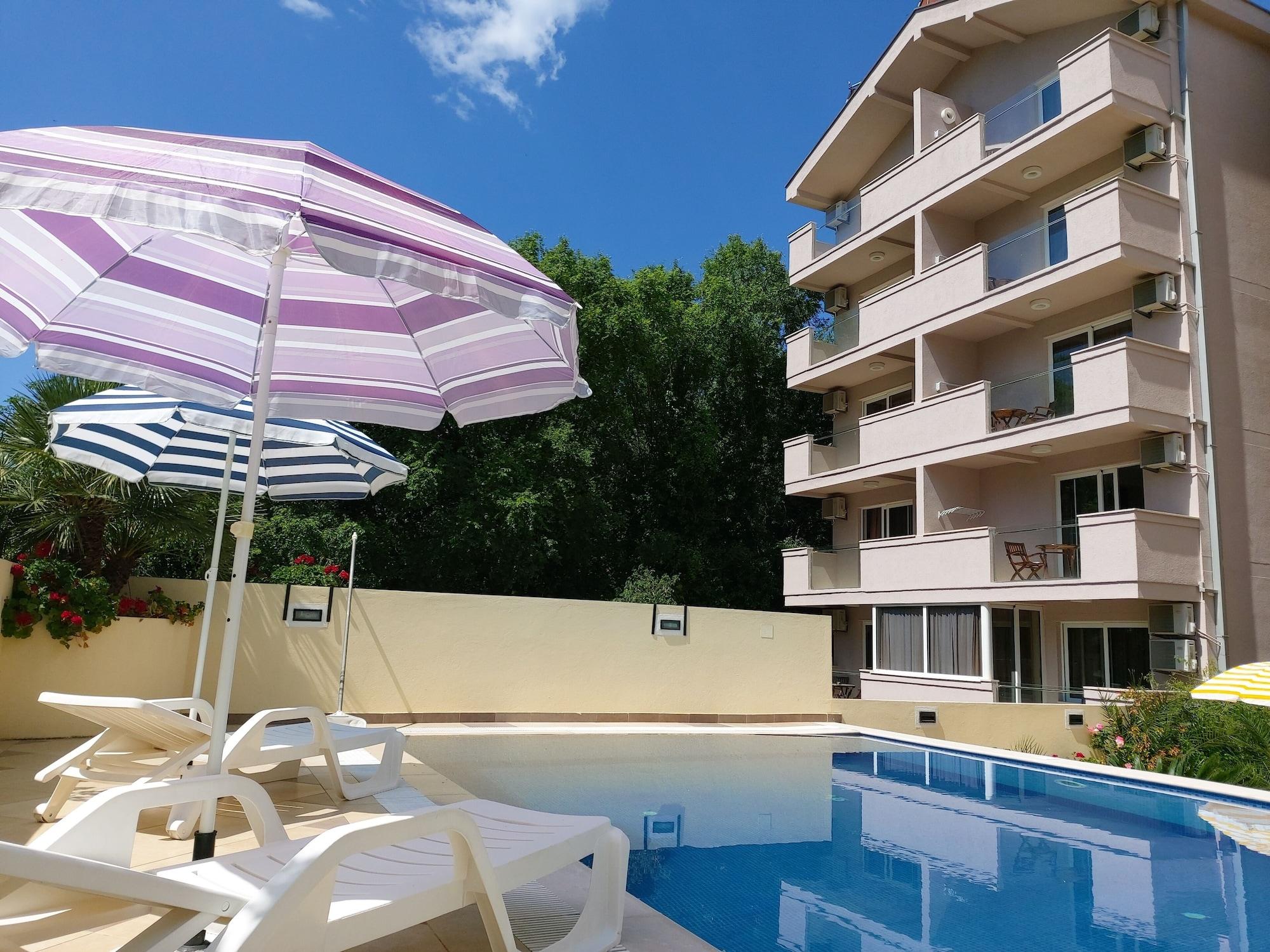 Varios Hotel Premier