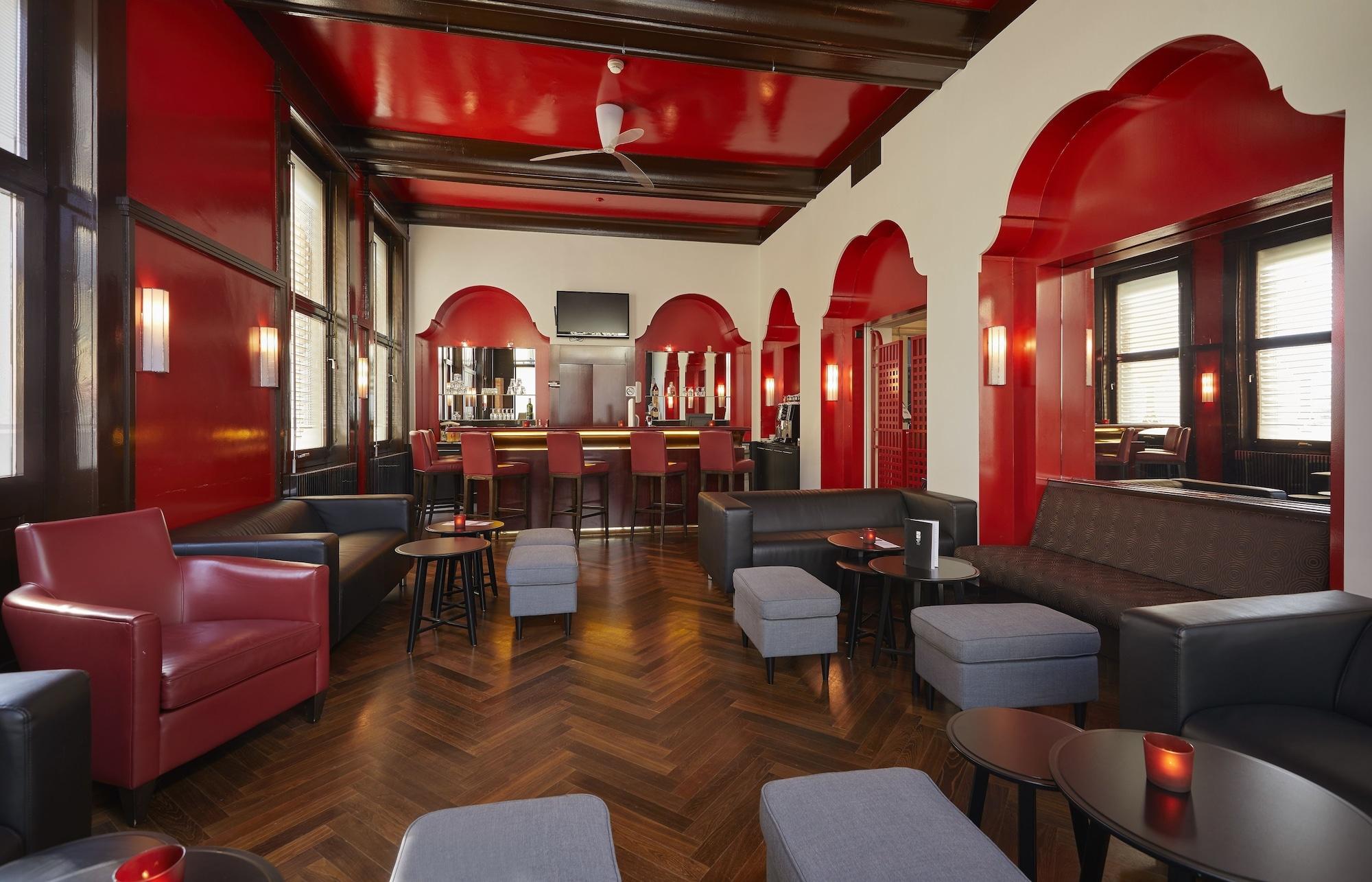 Bar/Salón Hotel Restaurant Bellevue au Lac