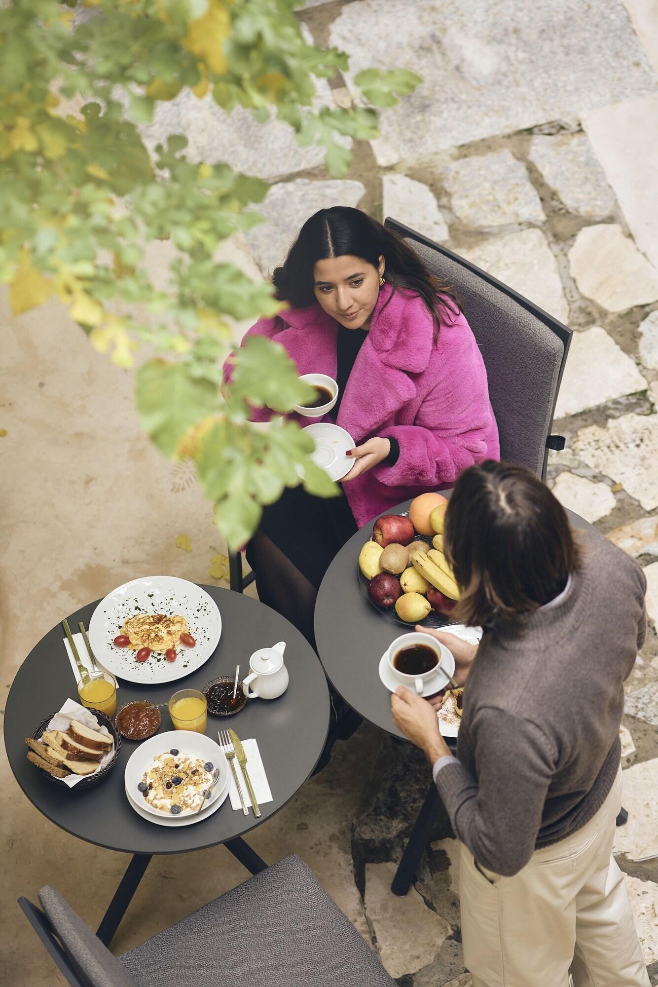 Restaurant Bohemian Suites Athens - Maison Hotel Adults Only