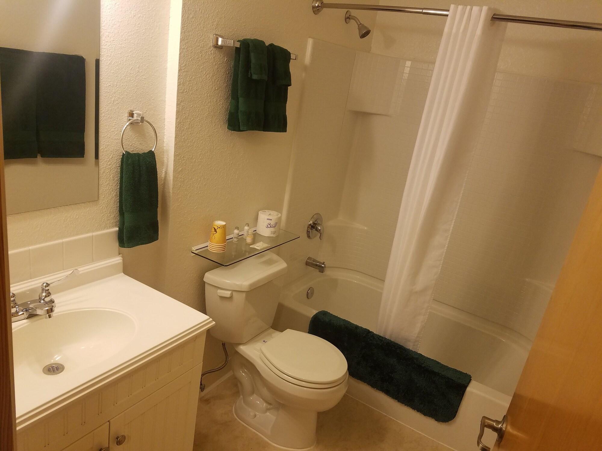 Vista Lobby Eagle Bay Inn