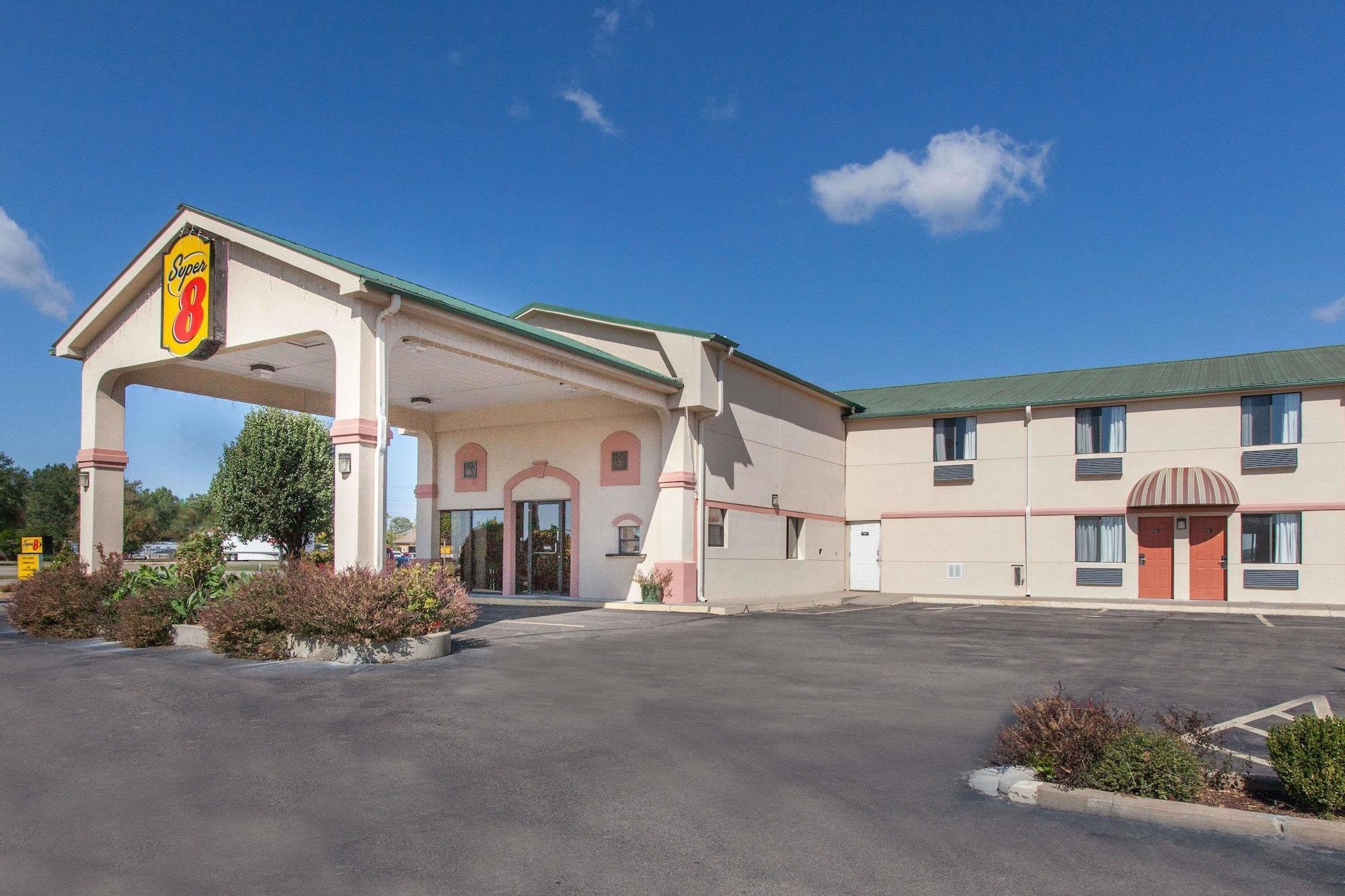 Varios Super 8 by Wyndham Sallisaw