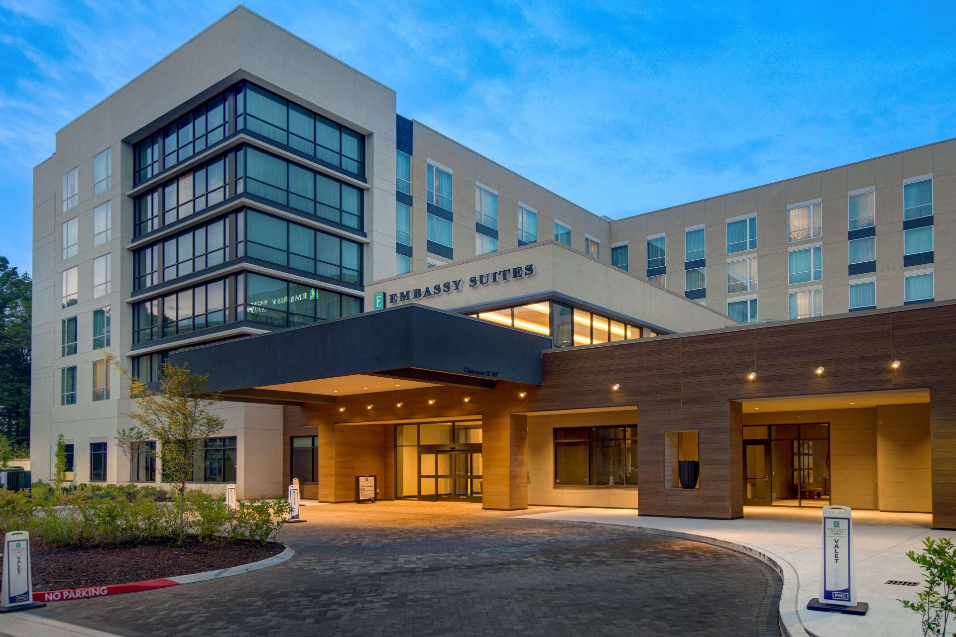 Vista Exterior Embassy Suites By Hilton Alpharetta Halcyon